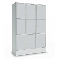 Large-locker, 9 pockets, 3 one above the other